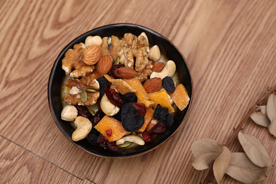 每日坚果 健康零食新风尚，一颗点亮活力生活